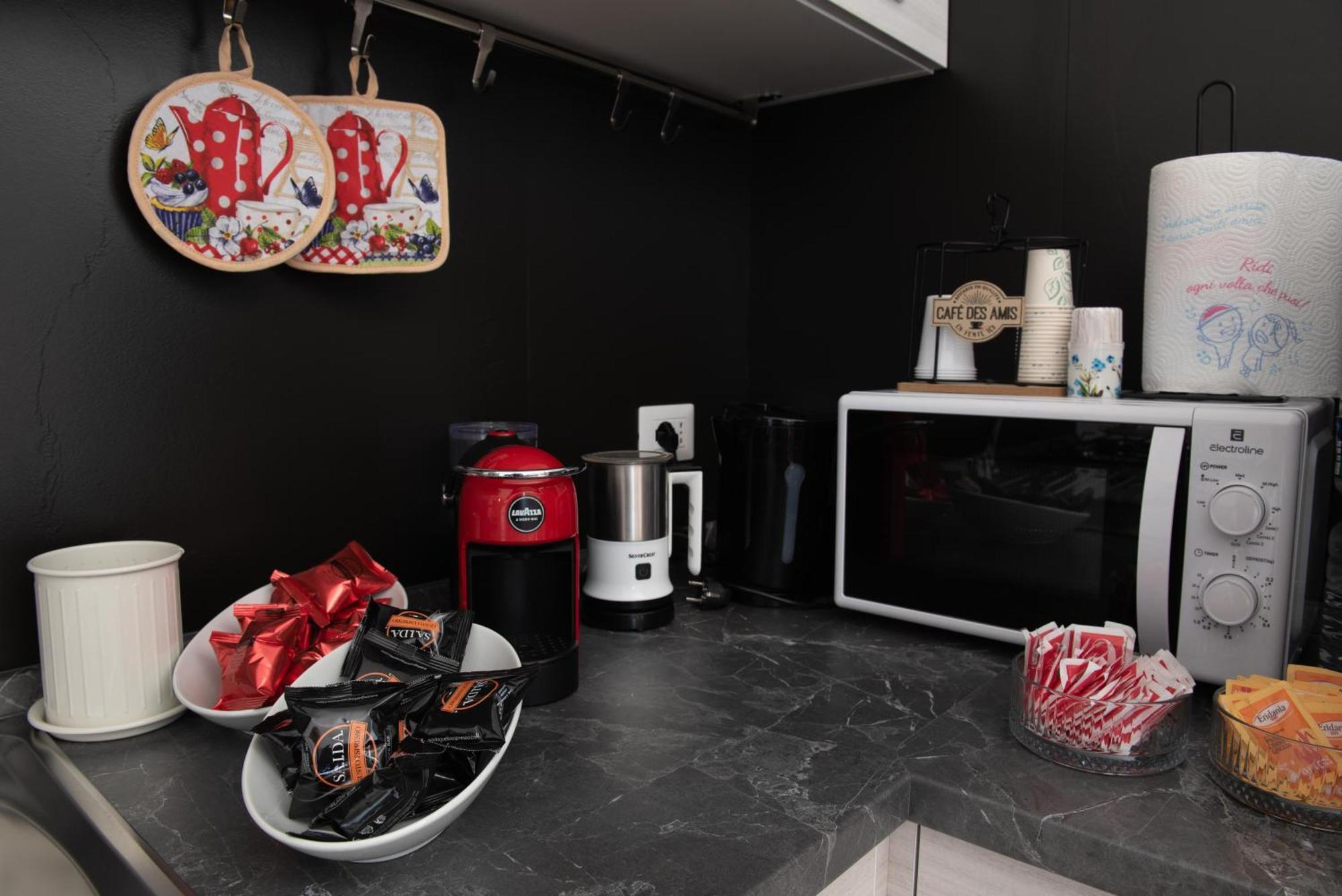 Dolce Alba Bed & Breakfast Montecastrilli Bagian luar foto