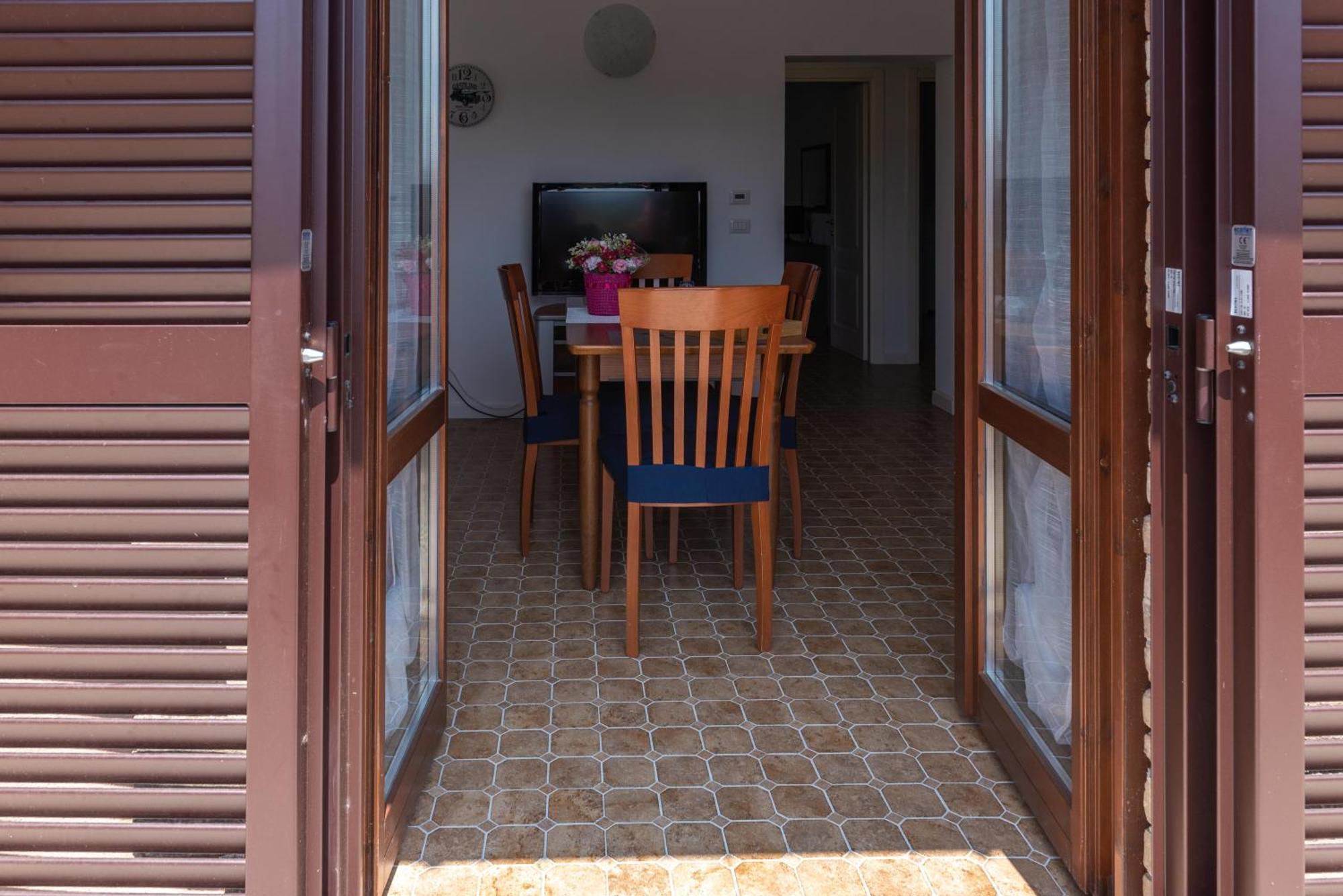 Dolce Alba Bed & Breakfast Montecastrilli Bagian luar foto