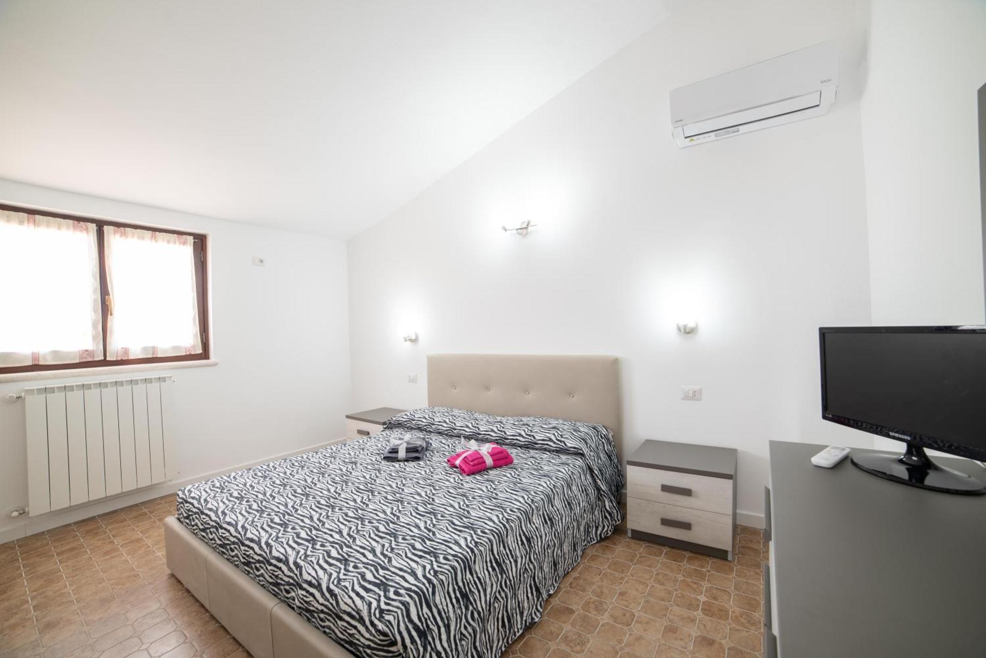 Dolce Alba Bed & Breakfast Montecastrilli Bagian luar foto